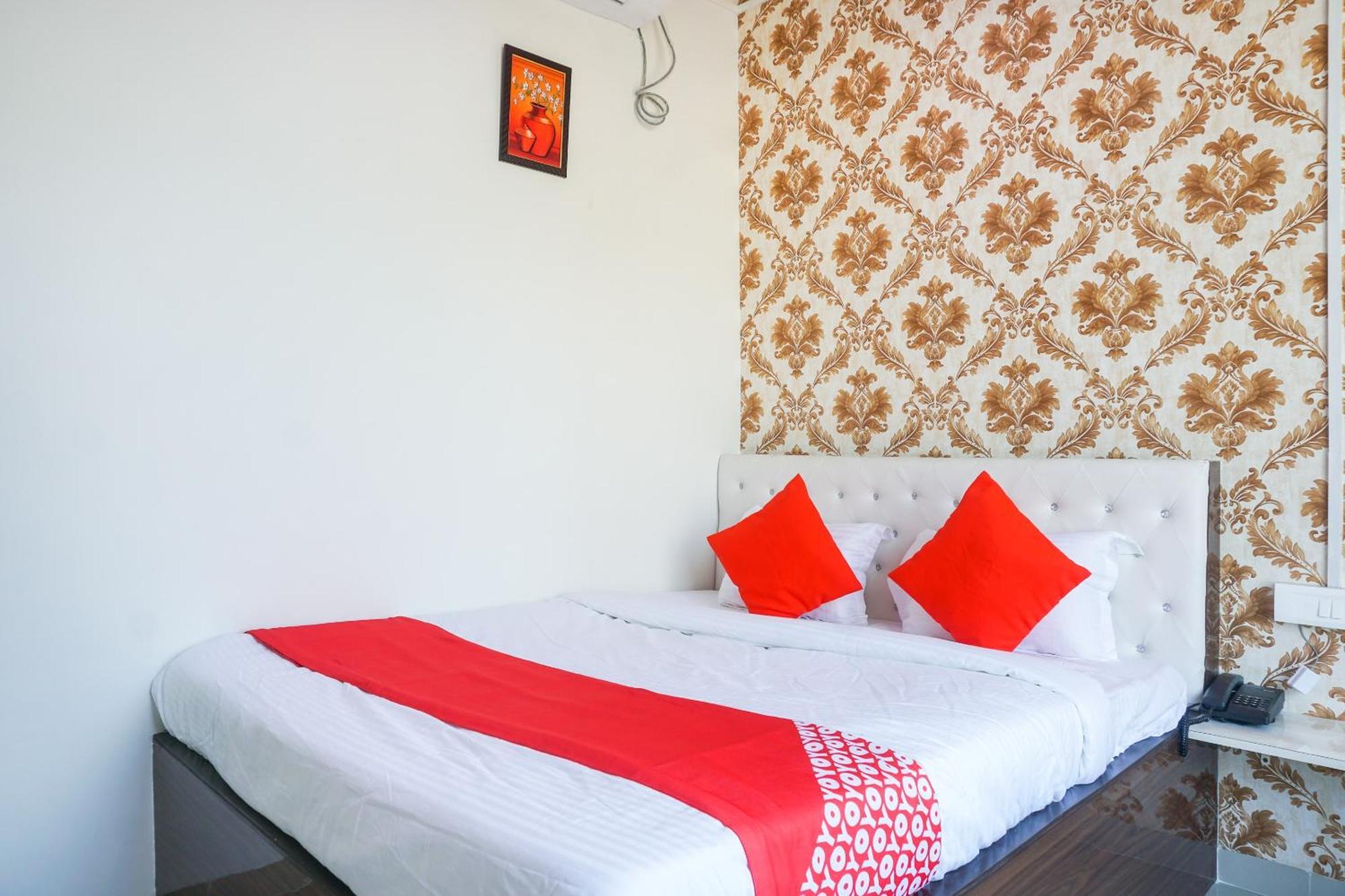 Hotel O Nitya Executive Phursungi Exterior photo
