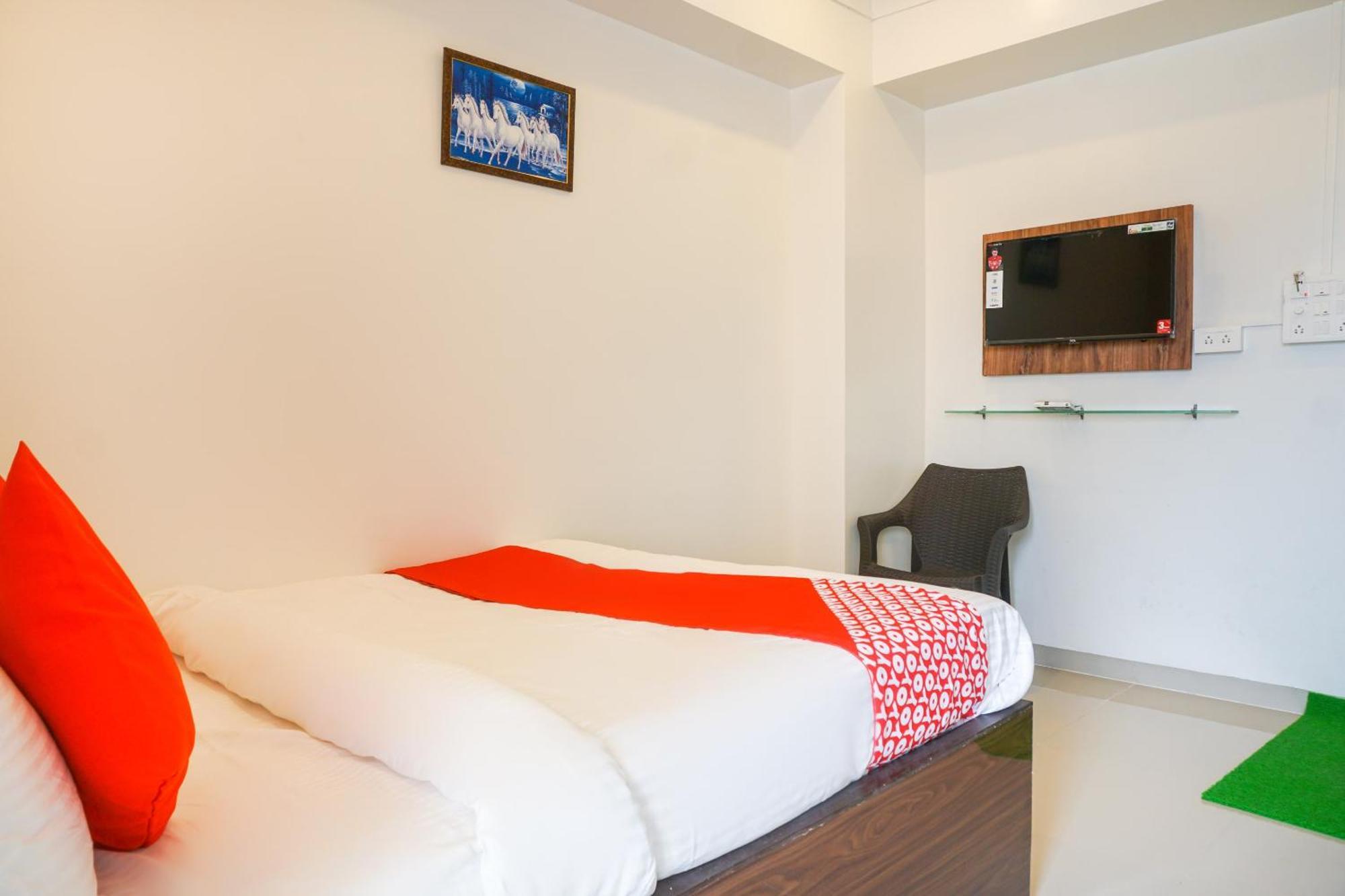 Hotel O Nitya Executive Phursungi Exterior photo