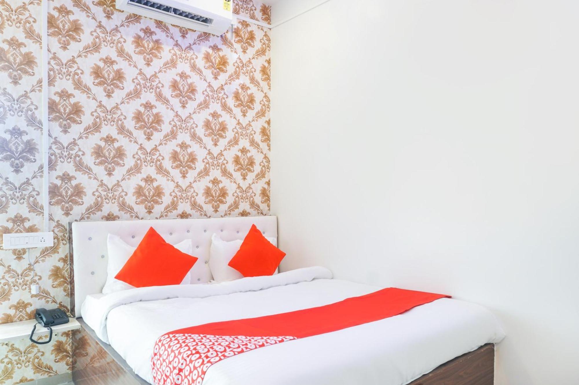 Hotel O Nitya Executive Phursungi Exterior photo